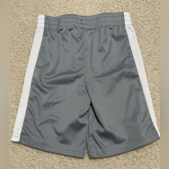 Boys Athletic Shorts Under Armor & Champion - Picture 5 of 8